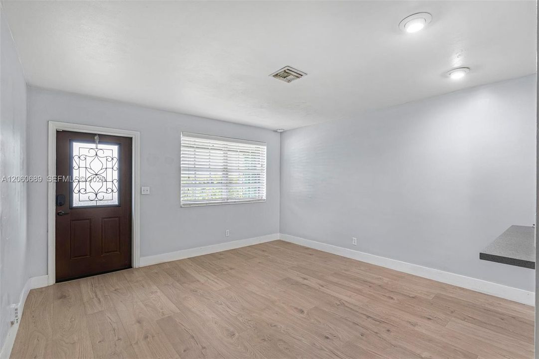 En Venta: $499,999 (3 camas, 1 baños, 991 Pies cuadrados)