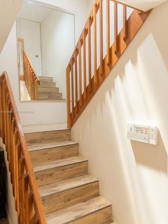 На продажу: $290,000 (2 спален, 2 ванн, 1398 Квадратных фут)