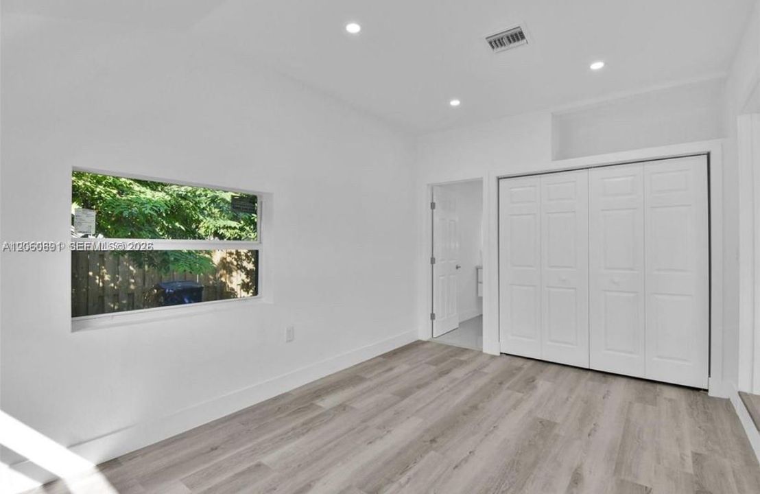 На продажу: $729,000 (3 спален, 2 ванн, 1268 Квадратных фут)