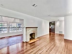 For Rent: $6,500 (3 beds, 2 baths, 1995 Square Feet)