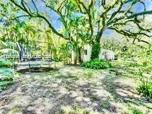 For Rent: $6,500 (3 beds, 2 baths, 1995 Square Feet)