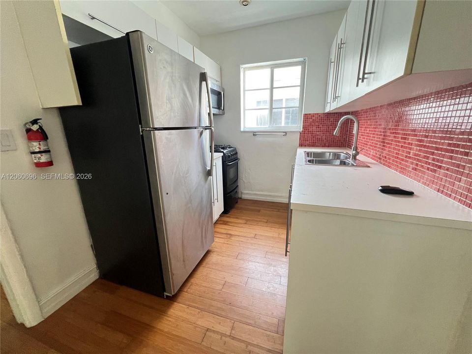 В аренду: $1,650 (0 спален, 1 ванн, 387 Квадратных фут)