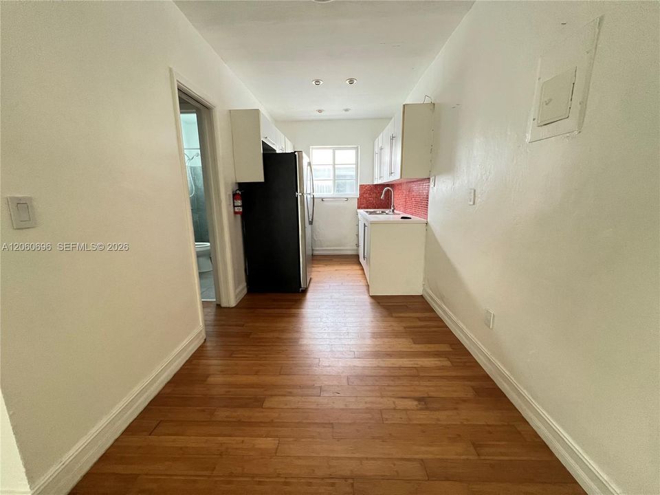 В аренду: $1,650 (0 спален, 1 ванн, 387 Квадратных фут)