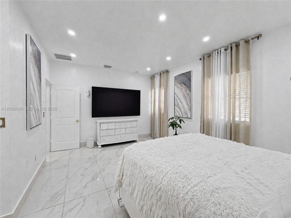 На продажу: $670,000 (4 спален, 3 ванн, 2224 Квадратных фут)