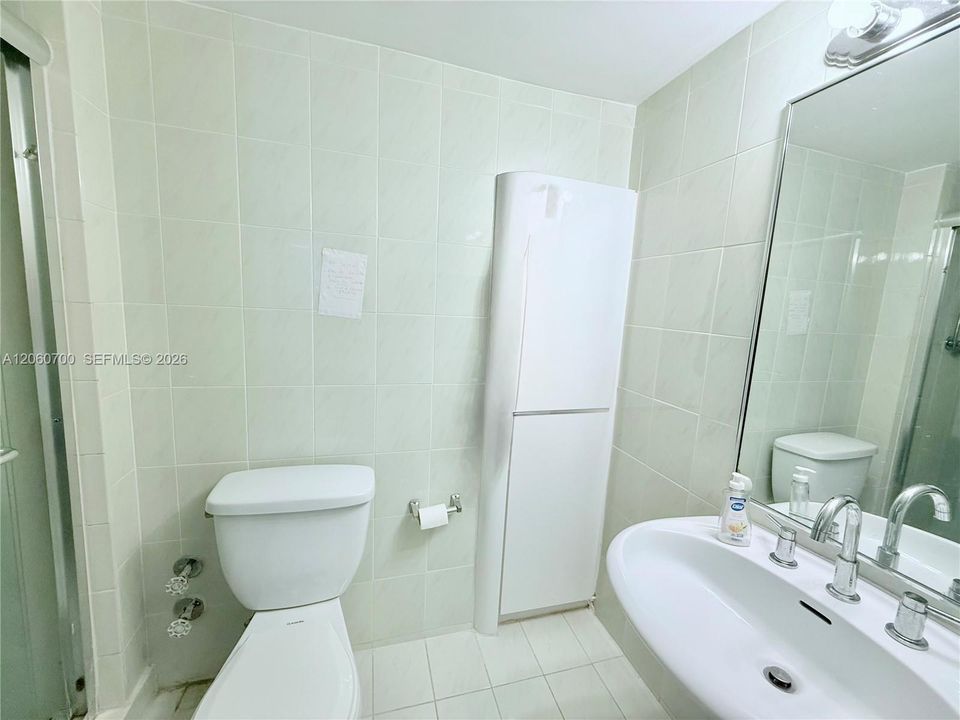 For Sale: $579,000 (2 beds, 2 baths, 1222 Square Feet)