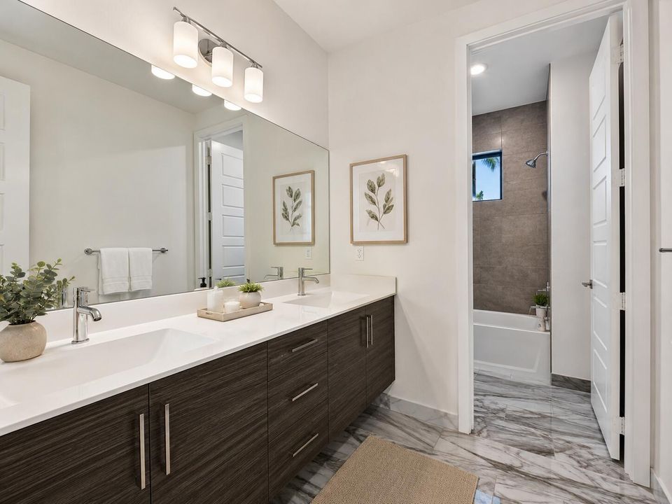 Upstairs Hall Bathroom