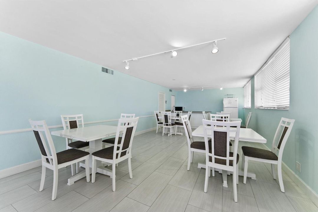 SOCIAL ROOM