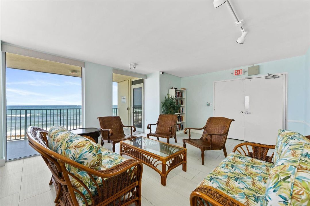 SOCIAL ROOM