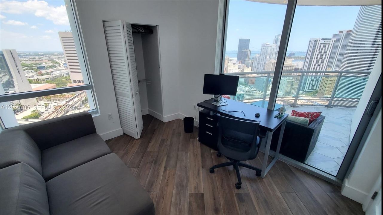 2nd bedroom