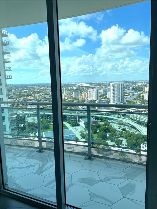 В аренду: $3,450 (2 спален, 2 ванн, 920 Квадратных фут)