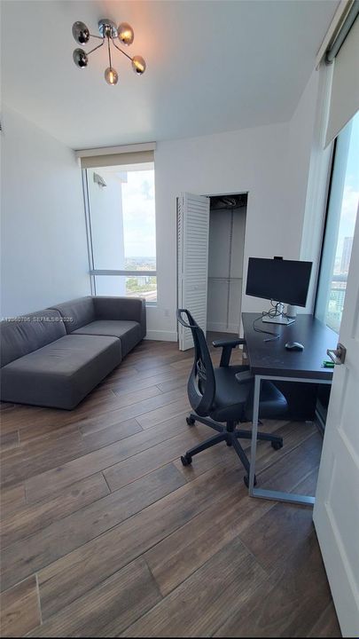 2nd bedroom