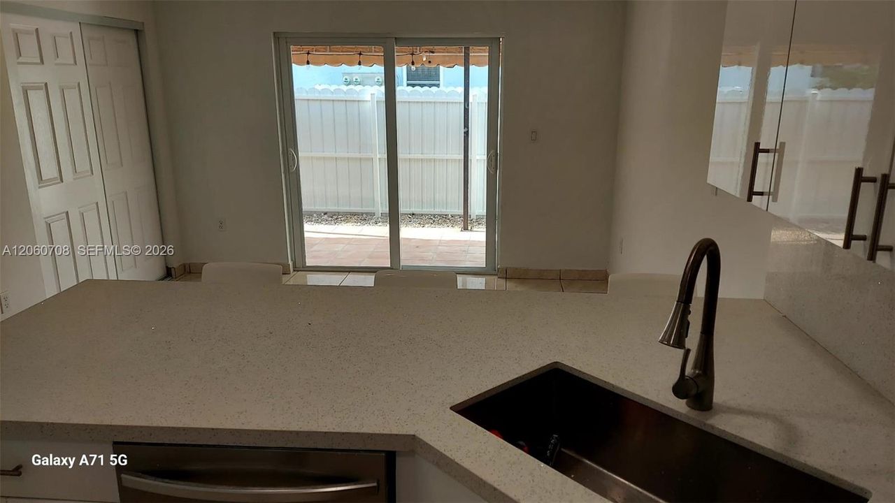 В аренду: $2,850 (3 спален, 2 ванн, 1108 Квадратных фут)