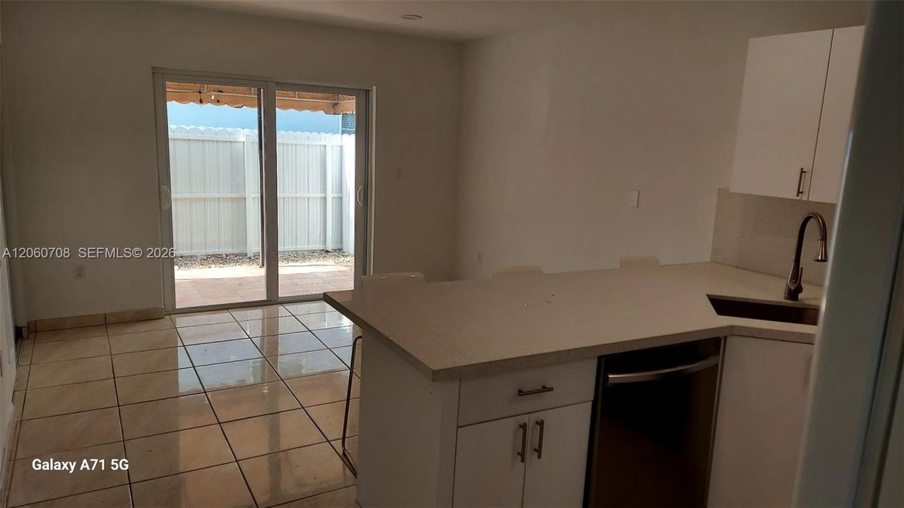 В аренду: $2,850 (3 спален, 2 ванн, 1108 Квадратных фут)