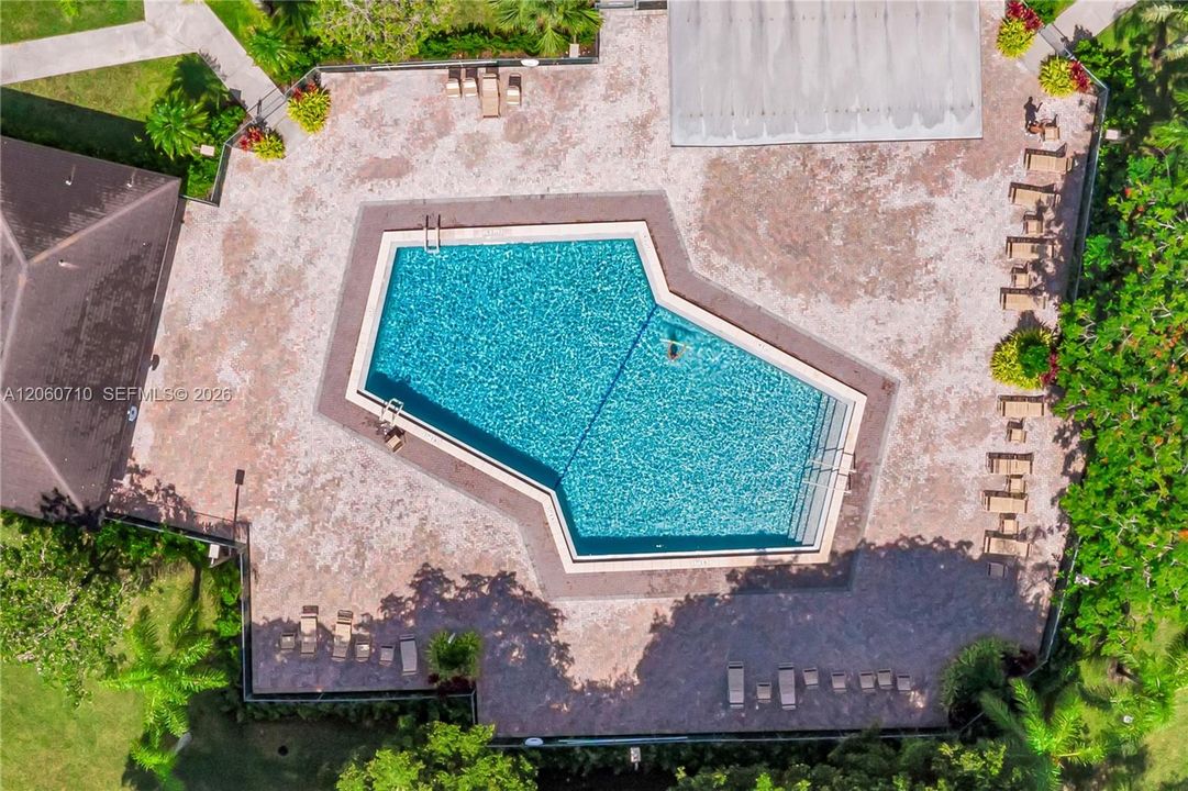 En Venta: $175,000 (2 camas, 2 baños, 1364 Pies cuadrados)