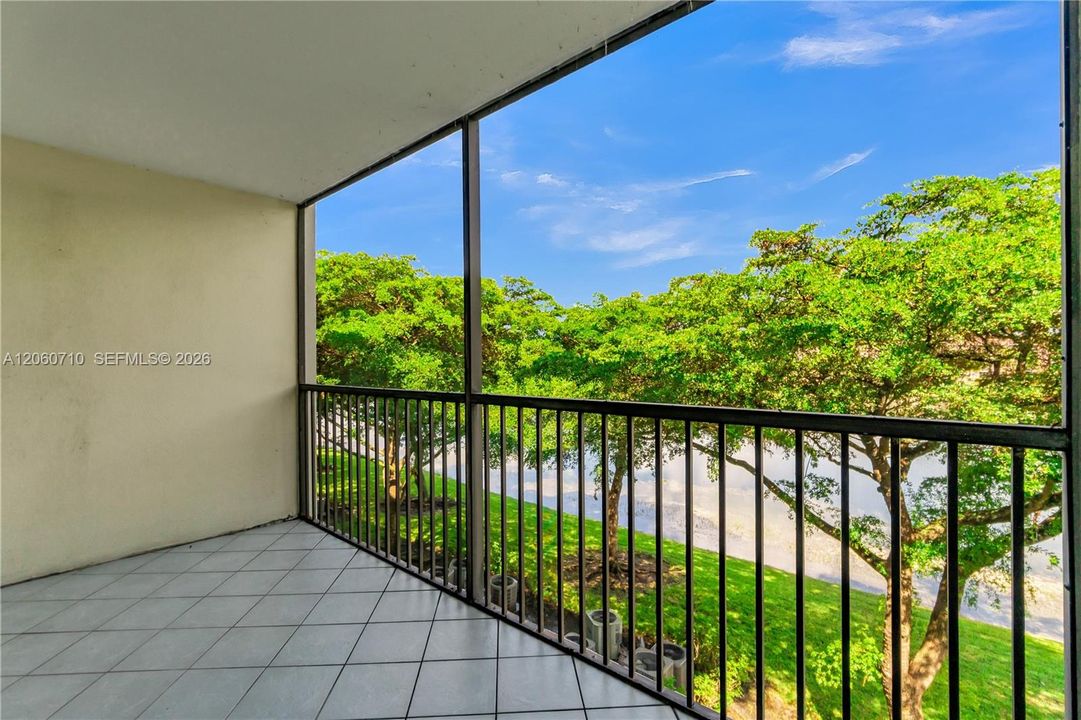 En Venta: $175,000 (2 camas, 2 baños, 1364 Pies cuadrados)