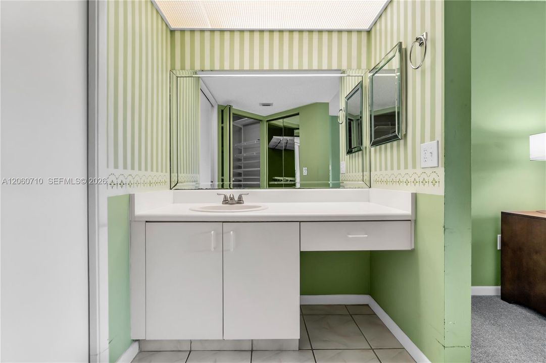 En Venta: $175,000 (2 camas, 2 baños, 1364 Pies cuadrados)