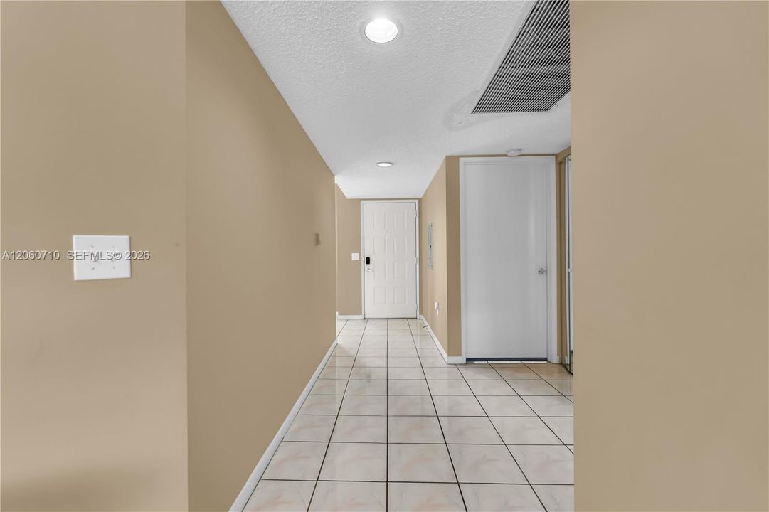 En Venta: $175,000 (2 camas, 2 baños, 1364 Pies cuadrados)
