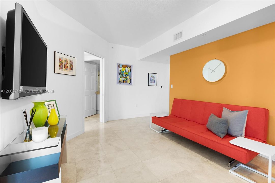 For Sale: $529,000 (2 beds, 2 baths, 1354 Square Feet)