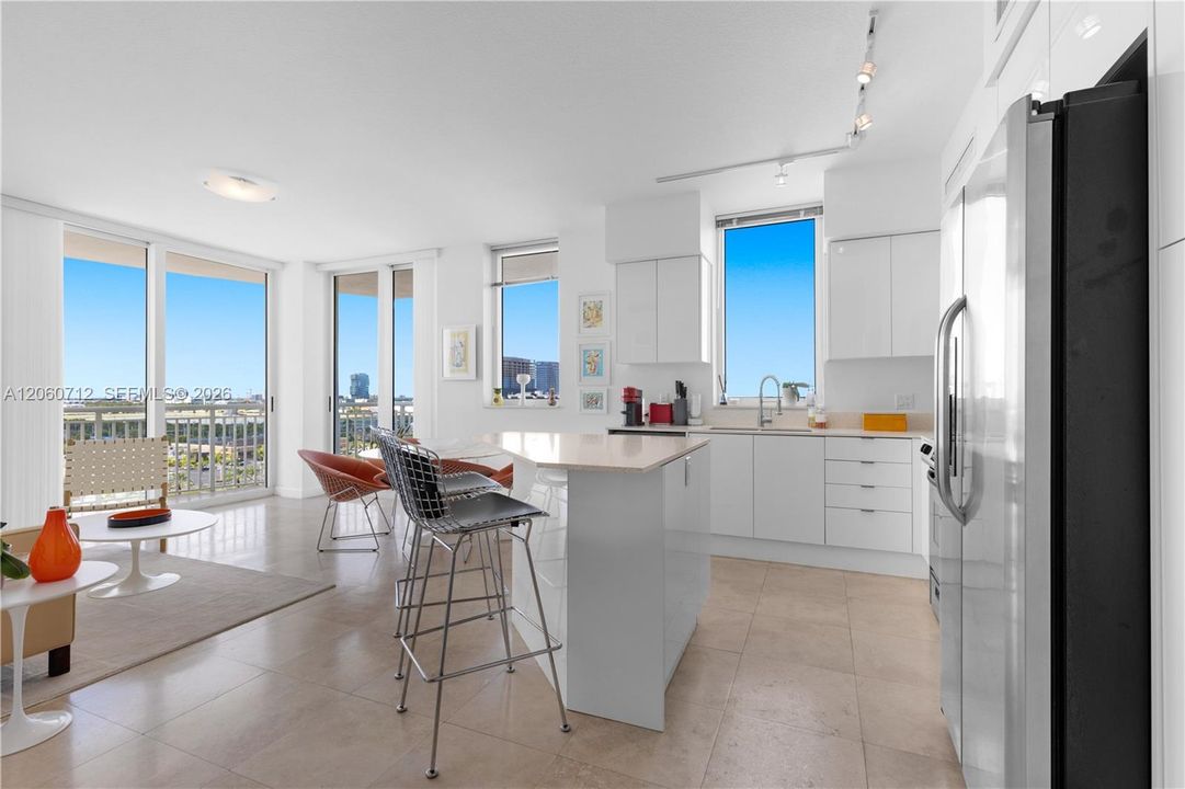 For Sale: $529,000 (2 beds, 2 baths, 1354 Square Feet)