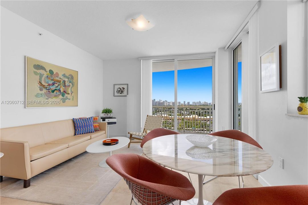 For Sale: $529,000 (2 beds, 2 baths, 1354 Square Feet)