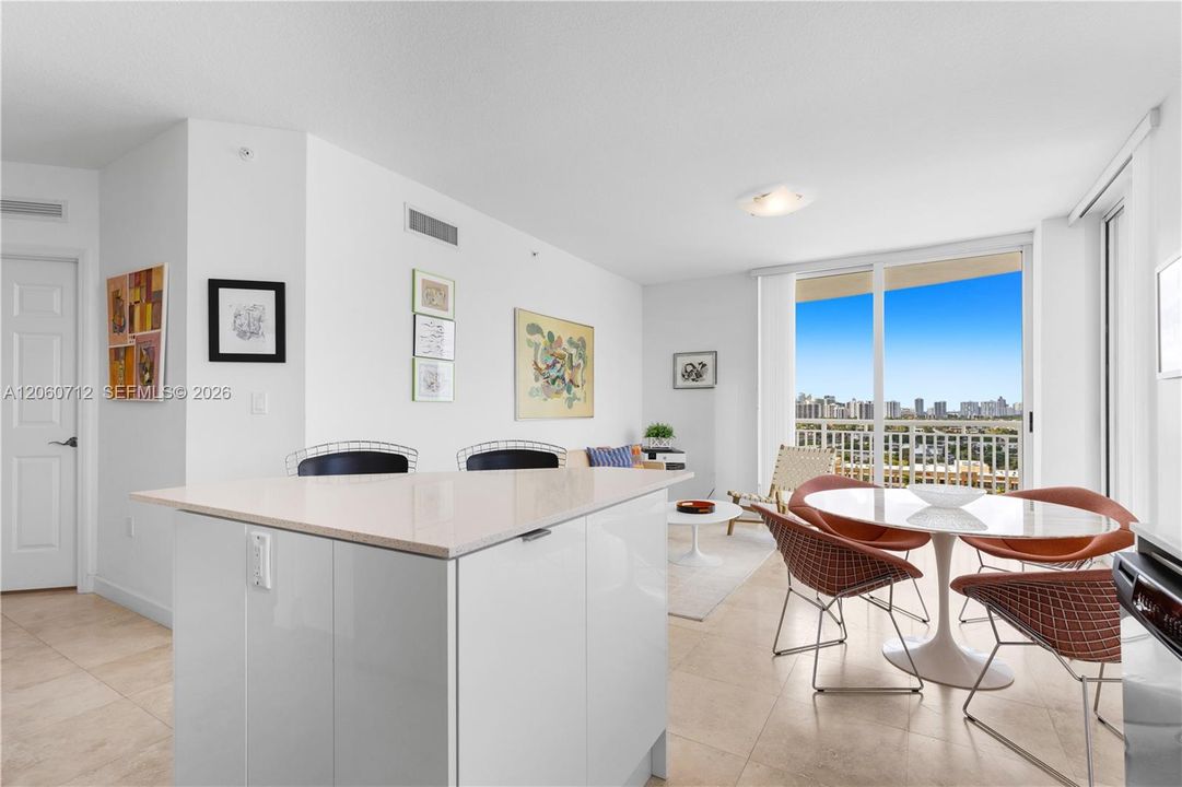For Sale: $529,000 (2 beds, 2 baths, 1354 Square Feet)