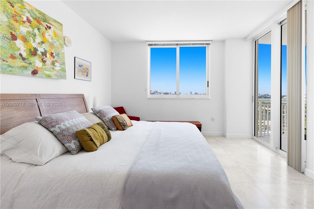 For Sale: $529,000 (2 beds, 2 baths, 1354 Square Feet)