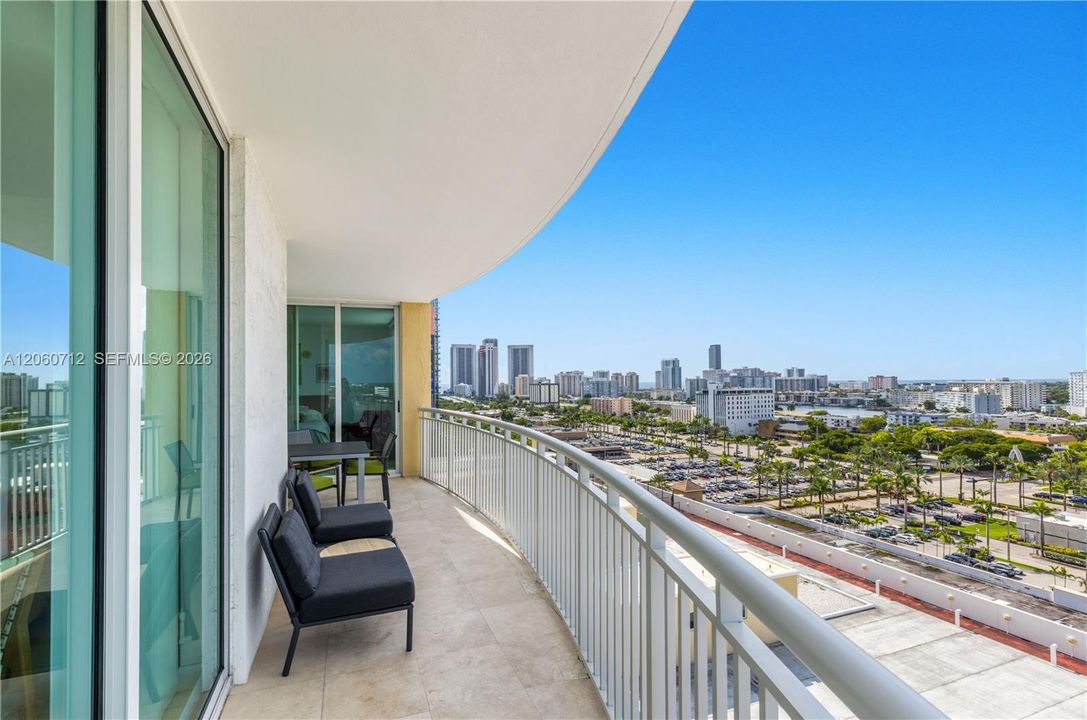 For Sale: $529,000 (2 beds, 2 baths, 1354 Square Feet)