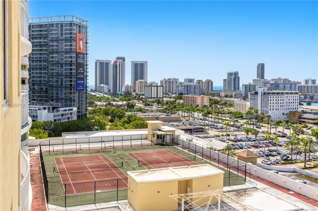 For Sale: $529,000 (2 beds, 2 baths, 1354 Square Feet)