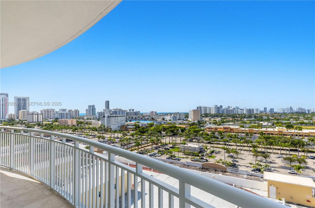 For Sale: $529,000 (2 beds, 2 baths, 1354 Square Feet)