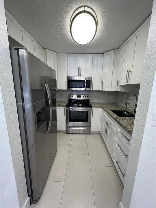 В аренду: $2,500 (2 спален, 2 ванн, 838 Квадратных фут)