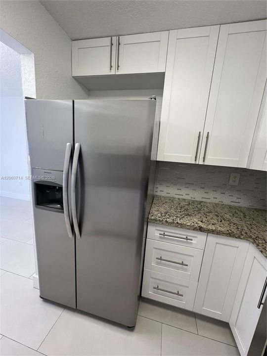 В аренду: $2,500 (2 спален, 2 ванн, 838 Квадратных фут)