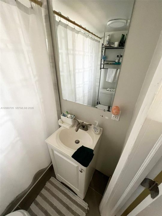 В аренду: $1,650 (1 спален, 1 ванн, 3847 Квадратных фут)