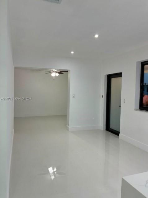 En Venta: $559,900 (4 camas, 2 baños, 1125 Pies cuadrados)