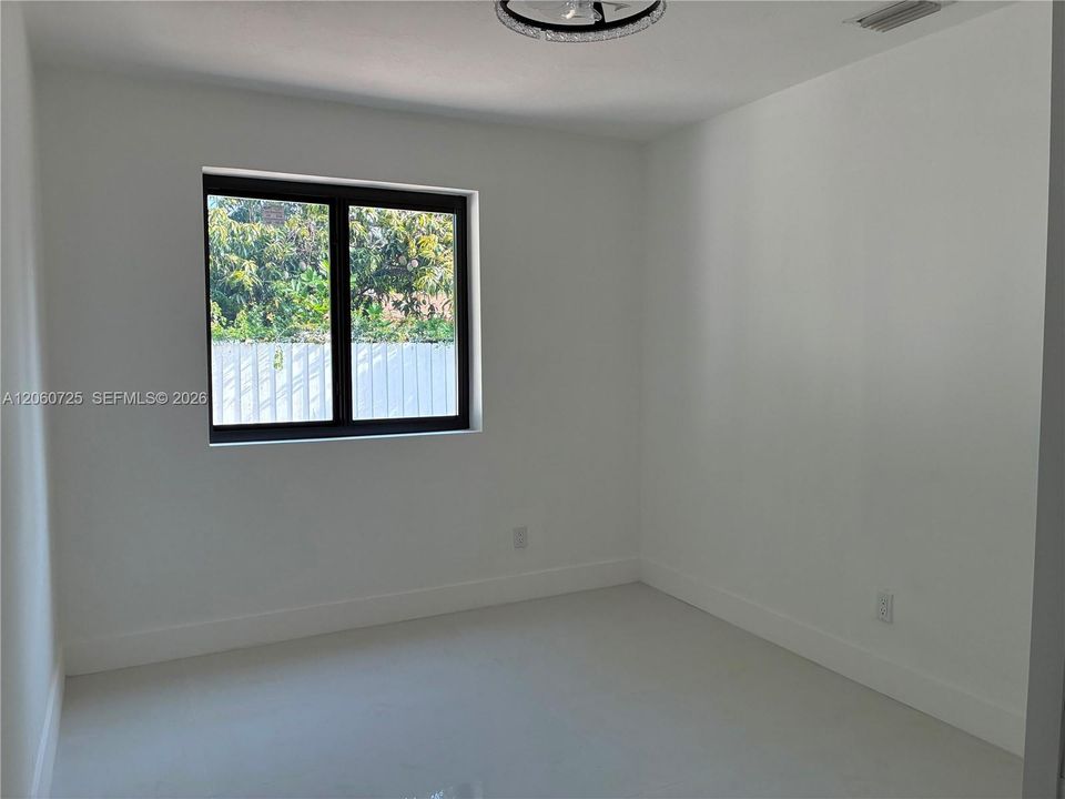En Venta: $559,900 (4 camas, 2 baños, 1125 Pies cuadrados)