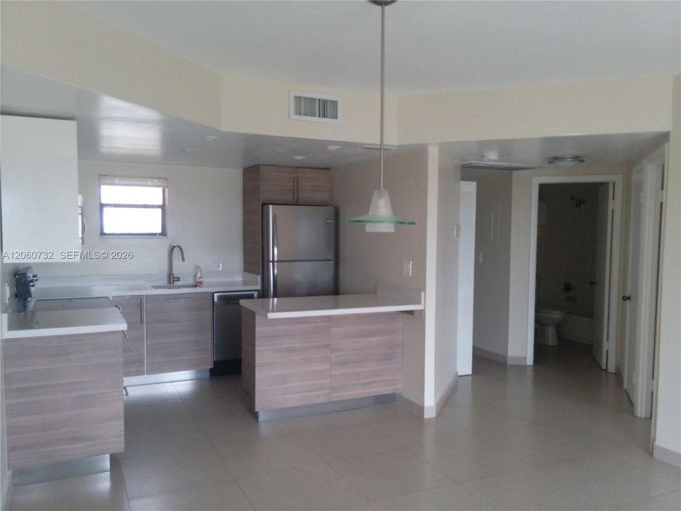 В аренду: $1,850 (1 спален, 1 ванн, 710 Квадратных фут)