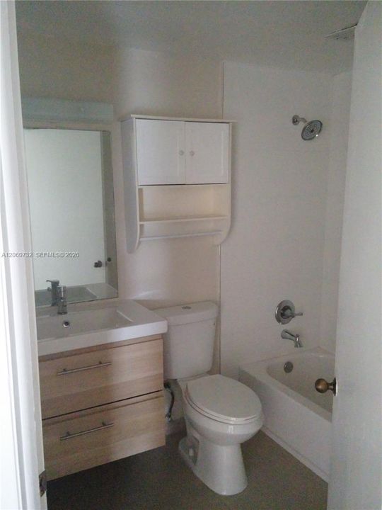 В аренду: $1,850 (1 спален, 1 ванн, 710 Квадратных фут)