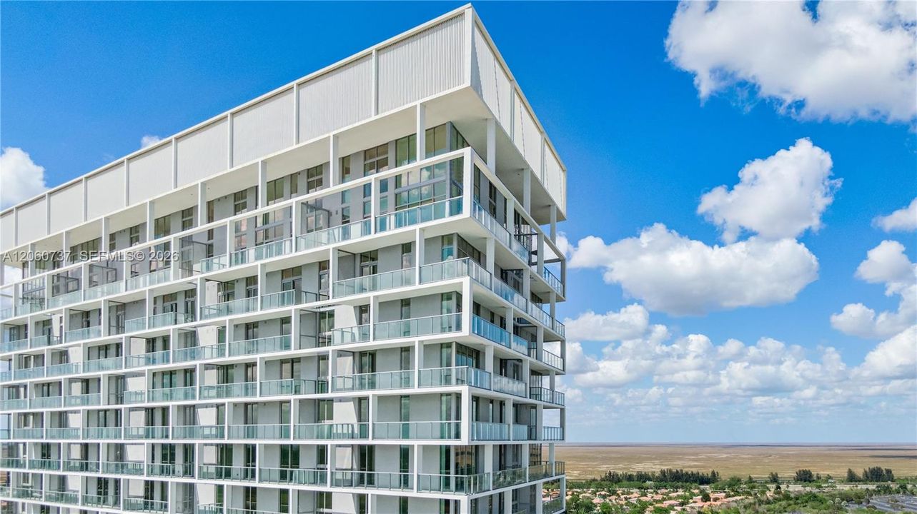 На продажу: $549,000 (2 спален, 2 ванн, 1003 Квадратных фут)