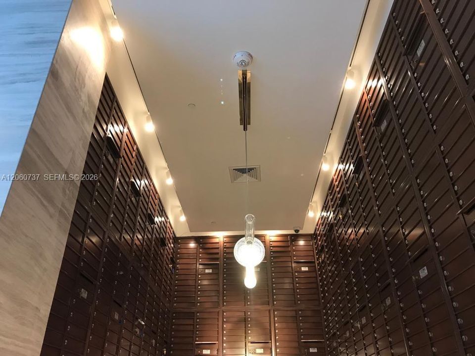 На продажу: $549,000 (2 спален, 2 ванн, 1003 Квадратных фут)