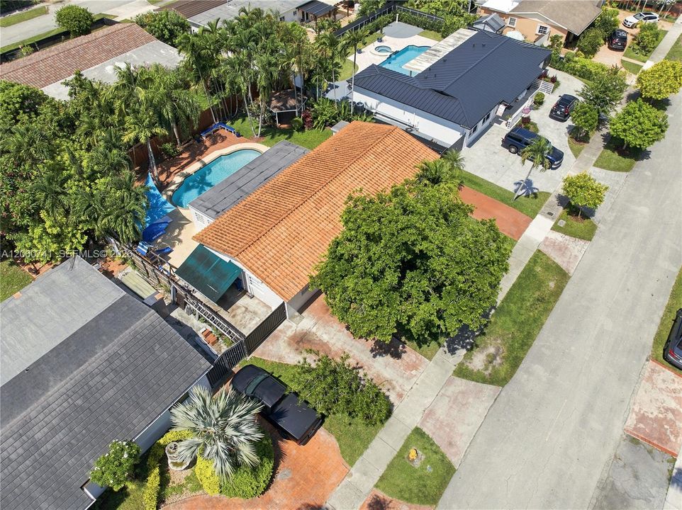 En Venta: $850,000 (3 camas, 2 baños, 1534 Pies cuadrados)