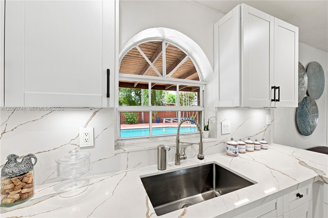 En Venta: $850,000 (3 camas, 2 baños, 1534 Pies cuadrados)