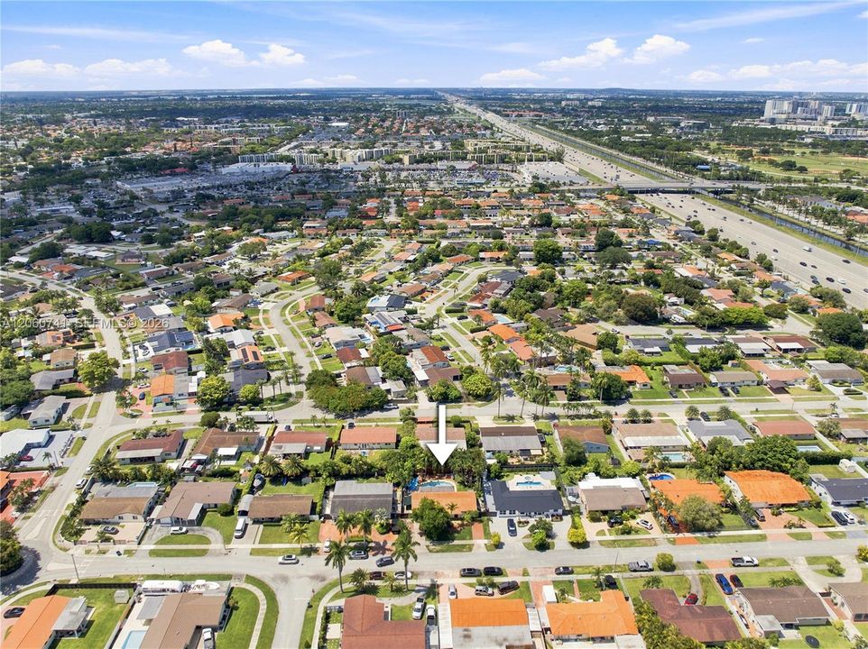 En Venta: $850,000 (3 camas, 2 baños, 1534 Pies cuadrados)