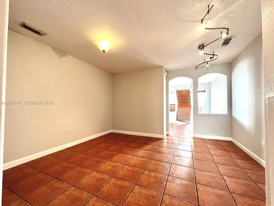 В аренду: $3,200 (3 спален, 3 ванн, 1460 Квадратных фут)