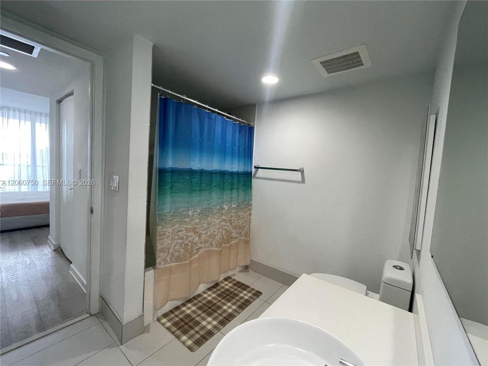 For Sale: $390,000 (2 beds, 2 baths, 1030 Square Feet)