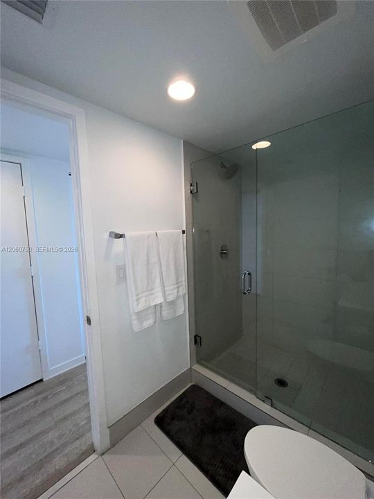 For Sale: $390,000 (2 beds, 2 baths, 1030 Square Feet)