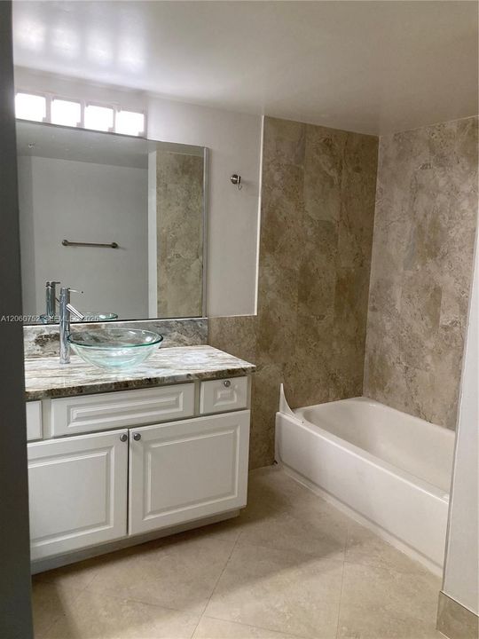В аренду: $1,900 (1 спален, 1 ванн, 898 Квадратных фут)