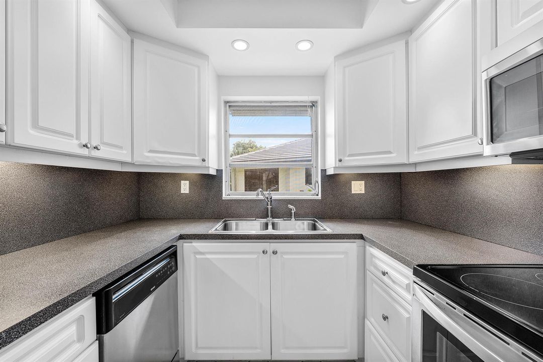 016-1752RiverwoodLane-CoralSprings-FL-33