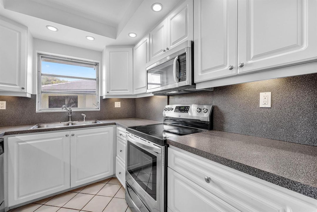 013-1752RiverwoodLane-CoralSprings-FL-33