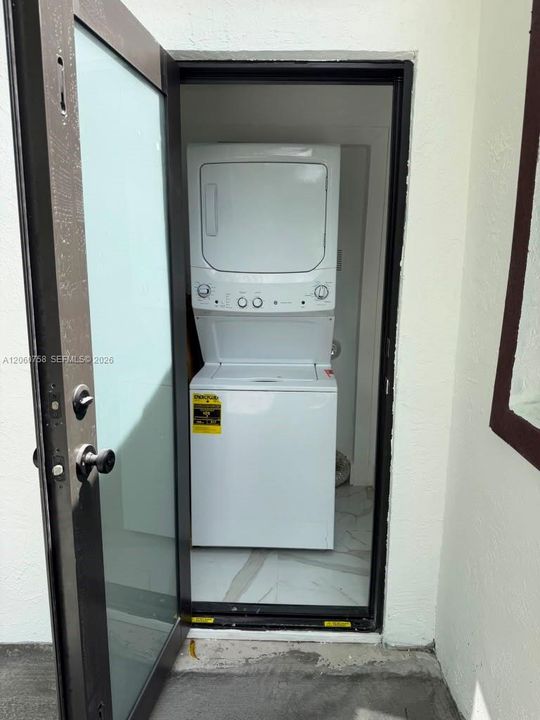 В аренду: $6,500 (5 спален, 4 ванн, 1334 Квадратных фут)