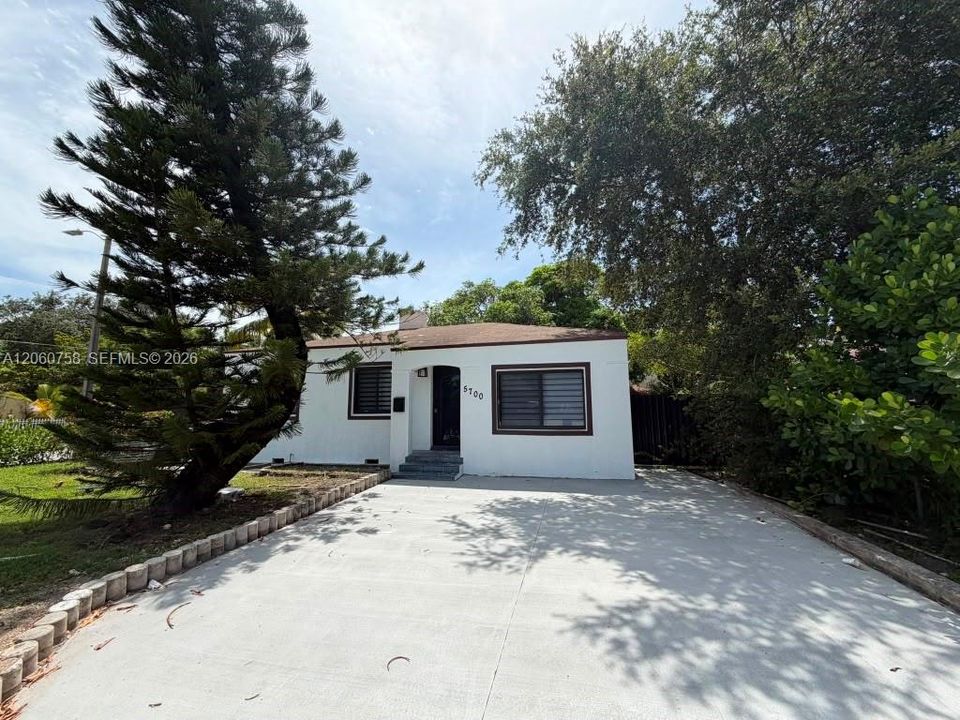 В аренду: $6,500 (5 спален, 4 ванн, 1334 Квадратных фут)