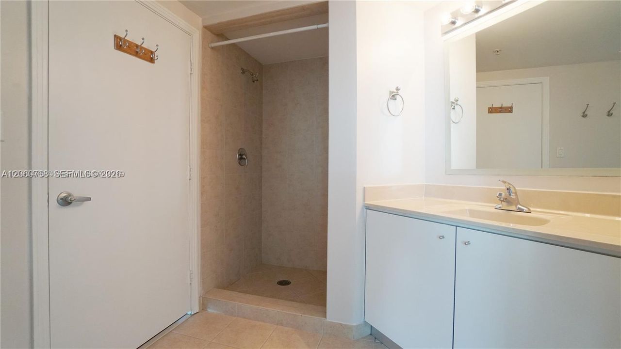 В аренду: $3,500 (2 спален, 2 ванн, 1467 Квадратных фут)